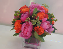 Load image into Gallery viewer, E24 - Orange and Hot Pink Table Centerpieces - Series Design, price per arrangement - Flowerplustoronto
