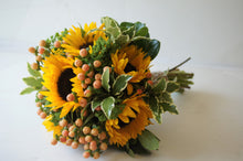 Load image into Gallery viewer, Rustic Country Sunflower Hand-tied Bridesmaids Bouquets - Flowerplustoronto
