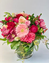 Load image into Gallery viewer, V29 - Red &amp; Hot Pink Vase Arrangement - Flowerplustoronto
