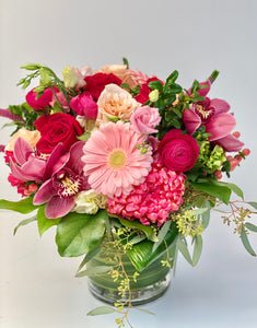 V29 - Red & Hot Pink Vase Arrangement - Flowerplustoronto