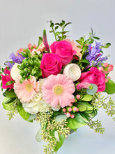Load image into Gallery viewer, F87 - Delicate Spring Vase Arrangement - Flowerplustoronto
