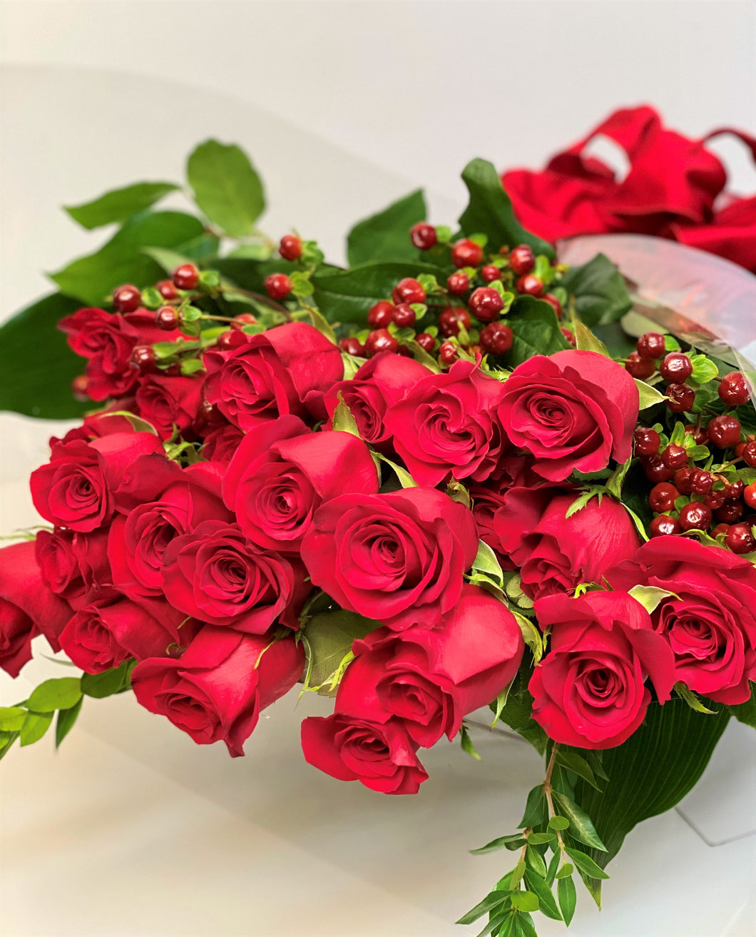 V4 - Classic Long Stem Rose Bouquet (24 Roses) - Flowerplustoronto
