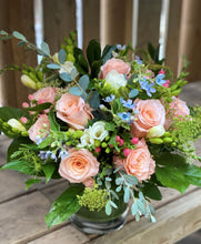 Load image into Gallery viewer, F183 - Lush Peach Garden Vase Arrangement - Flowerplustoronto
