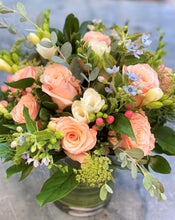 Load image into Gallery viewer, F183 - Lush Peach Garden Vase Arrangement - Flowerplustoronto

