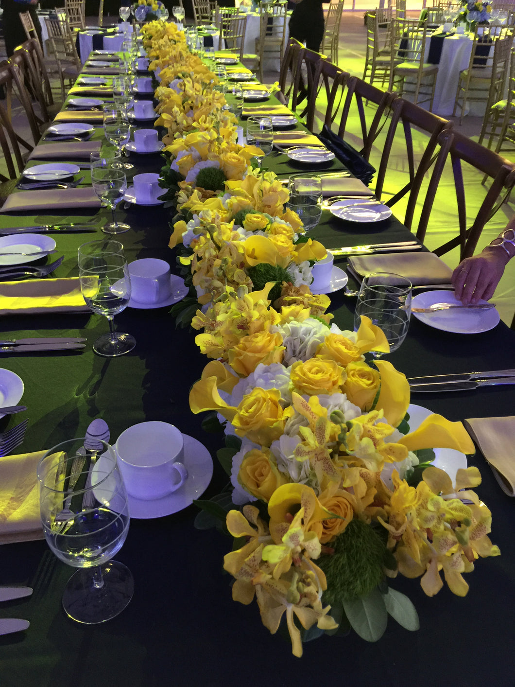 E8 - Yellow and White Table Centerpieces - Runner Design, price per arrangement - Flowerplustoronto