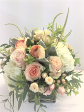 Load image into Gallery viewer, Watery Pastel Table Centerpieces - Flowerplustoronto
