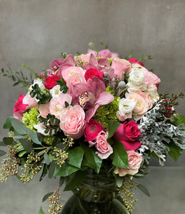 F97 - Lush English Garden Pastel Arrangement