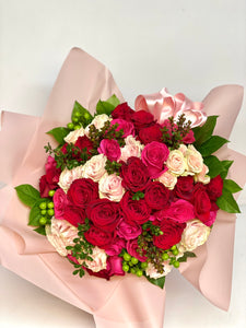 F271 - Rose Luxury Bouquet (No Vase)