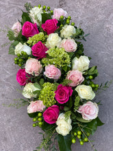 Load image into Gallery viewer, F109 - Modern Rose and Green Hydrangeas Rectangular Vase Centerpiece - Flowerplustoronto
