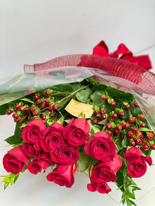 V3 - Classic Long Stem Rose Bouquet (12 Roses) - Flowerplustoronto